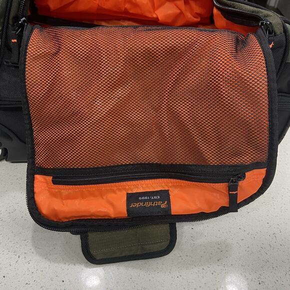 Pathfinder Gear Olive Green Rolling Travel Duffle Bag Carry-On - Picture 11 of 11